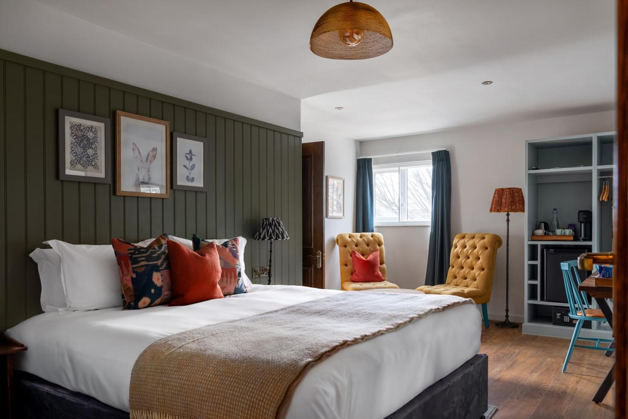 The Bridge Hotel Chertsey Bagian luar foto