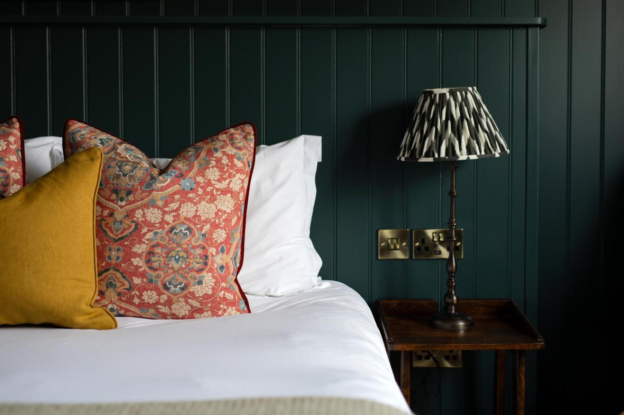 The Bridge Hotel Chertsey Bagian luar foto