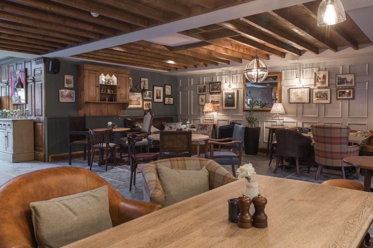 The Bridge Hotel Chertsey Bagian luar foto